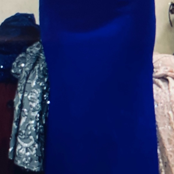 Beautiful blue gown Betsey and Adam size 4 . So pretty mermaid fit… NWT 💙 - Picture 8 of 16